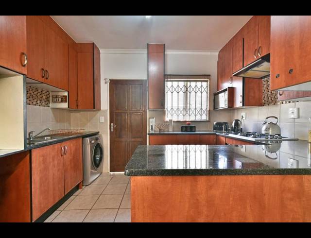 3 BEDROOM TOWNHOUSE FOR SALE IN NORTH RIDING